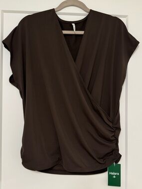 Halara NWT V Neck Cap Sleeve Cross-over Ruched Shirt-size XL